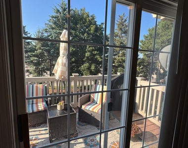 587 Saddlebrook Lane - Photo Thumbnail 9