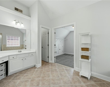 3032 Mockingbird Lane - Photo Thumbnail 12