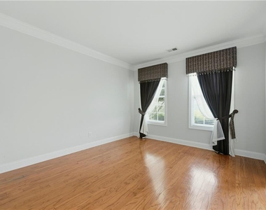 3032 Mockingbird Lane - Photo Thumbnail 14