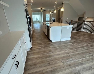 2620 Blackburn Court - Photo Thumbnail 11