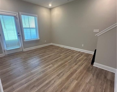 2620 Blackburn Court - Photo Thumbnail 8