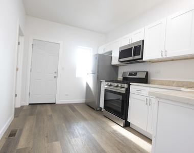 8739 S Colfax Avenue - Photo Thumbnail 9