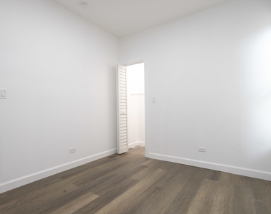 8739 S Colfax Avenue - Photo Thumbnail 11