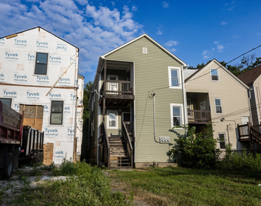 8739 S Colfax Avenue - Photo Thumbnail 13