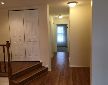 251 Coventry Circle - Photo Thumbnail 3