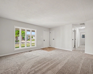 338 Hickory Avenue - Photo Thumbnail 3