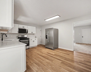 338 Hickory Avenue - Photo Thumbnail 6