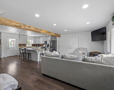 1621 Barthelone Street - Photo Thumbnail 1