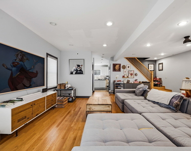 1440 Circle Avenue - Photo Thumbnail 3