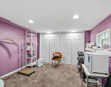 1440 Circle Avenue - Photo Thumbnail 8