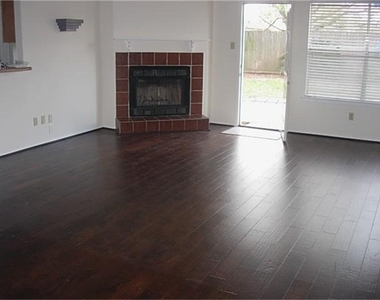 12706 Nantucket Drive - Photo Thumbnail 4
