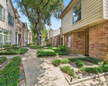 995 Memorial Village Drive - Photo Thumbnail 1