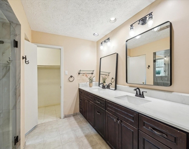 21423 Park Valley Drive - Photo Thumbnail 14