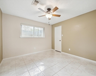 21423 Park Valley Drive - Photo Thumbnail 15
