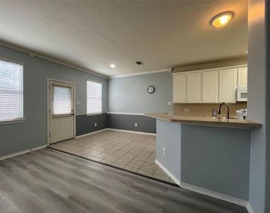 6111 Morningshire Lane - Photo Thumbnail 7