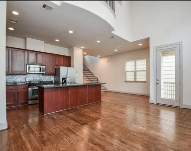 2908 Leeland Street - Photo Thumbnail 12