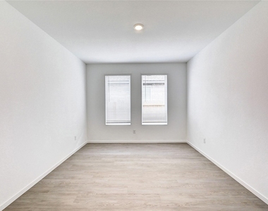 26606 Honeydew Green Lane - Photo Thumbnail 16