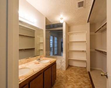 7521 Brookleaf Drive - Photo Thumbnail 7