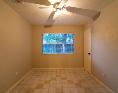 7521 Brookleaf Drive - Photo Thumbnail 9