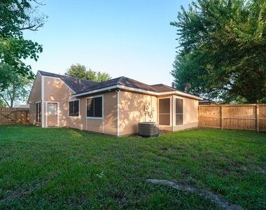 7521 Brookleaf Drive - Photo Thumbnail 11