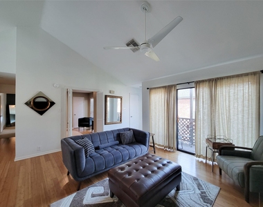 2829 Timmons Lane - Photo Thumbnail 6