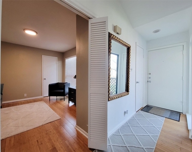 2829 Timmons Lane - Photo Thumbnail 4