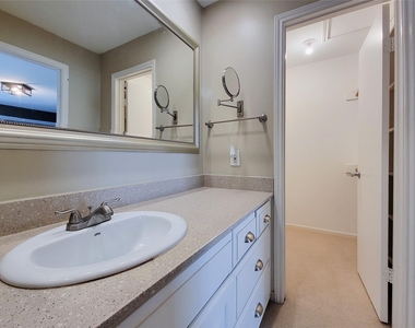 2829 Timmons Lane - Photo Thumbnail 18