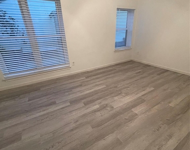 8299 Cambridge Street - Photo Thumbnail 6