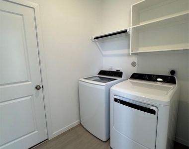 6314 Laguna Terra Drive - Photo Thumbnail 12