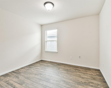 5518 Casa Mila Drive - Photo Thumbnail 18