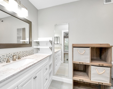 2224 S Piney Point Road - Photo Thumbnail 17