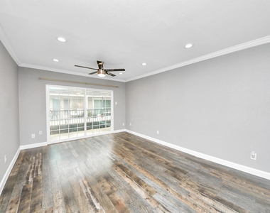 2224 S Piney Point Road - Photo Thumbnail 11