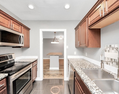 2224 S Piney Point Road - Photo Thumbnail 9