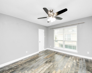 2224 S Piney Point Road - Photo Thumbnail 18