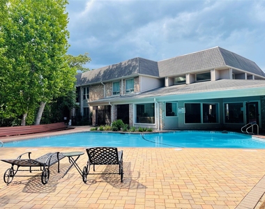 2224 S Piney Point Road - Photo Thumbnail 27