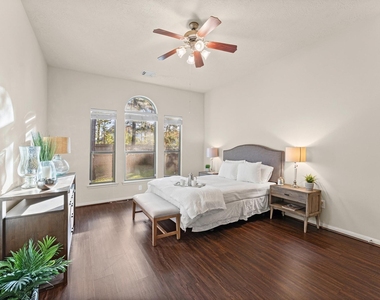 31 Pleasant Point Place - Photo Thumbnail 3