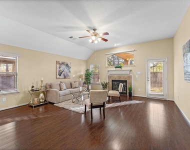 31 Pleasant Point Place - Photo Thumbnail 2