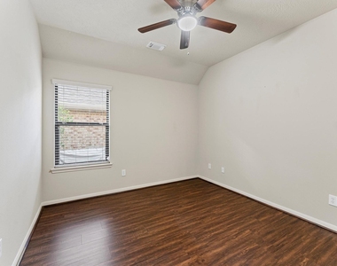 31 Pleasant Point Place - Photo Thumbnail 11
