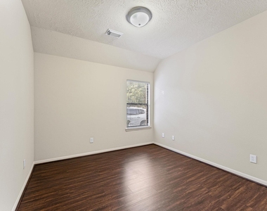 31 Pleasant Point Place - Photo Thumbnail 15