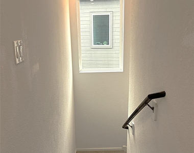 18210 Via Aurelia Drive - Photo Thumbnail 27