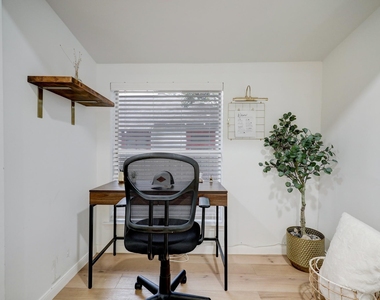 4801 Avenue H - Photo Thumbnail 12