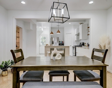 4801 Avenue H - Photo Thumbnail 6