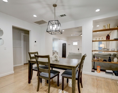 4801 Avenue H - Photo Thumbnail 7
