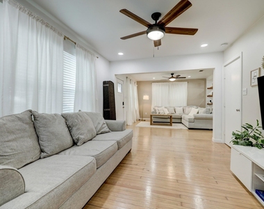 4801 Avenue H - Photo Thumbnail 11
