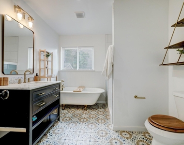 4801 Avenue H - Photo Thumbnail 19