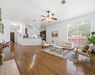 4303 Wellington Grove Lane - Photo Thumbnail 5