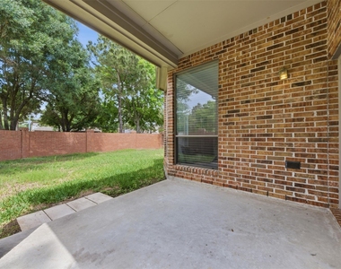 4303 Wellington Grove Lane - Photo Thumbnail 23