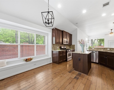 4303 Wellington Grove Lane - Photo Thumbnail 8