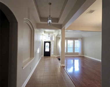 5031 Gulf Stream Lane - Photo Thumbnail 2