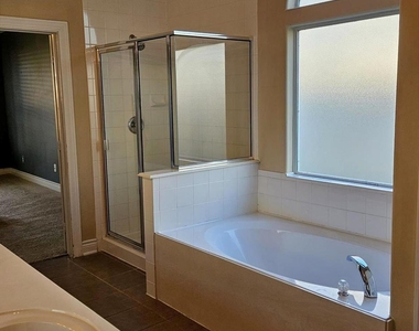 5031 Gulf Stream Lane - Photo Thumbnail 10